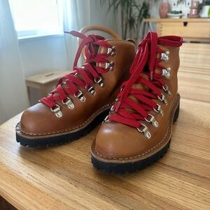 Danner Mountain Light Cascade Brown Leather Lace Up Boots